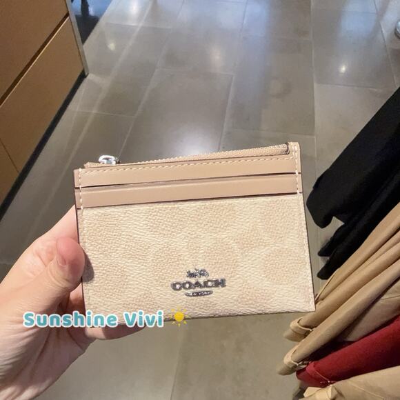 NWT Coach Mini Skinny ID Case CW870 Signature Canvas SV/SAND/TAUPE - Picture 2 of 6